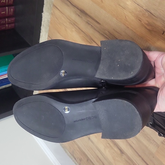 BCBGENERATION Black JL-JANISS Leather Criss-cross Zip Up Knee High Boot - Picture 15 of 16